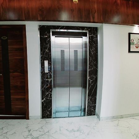 Hotel Sai Pratik, Newly Built Up, Complimentary Shuttle To The Temple Shirdi Extérieur photo