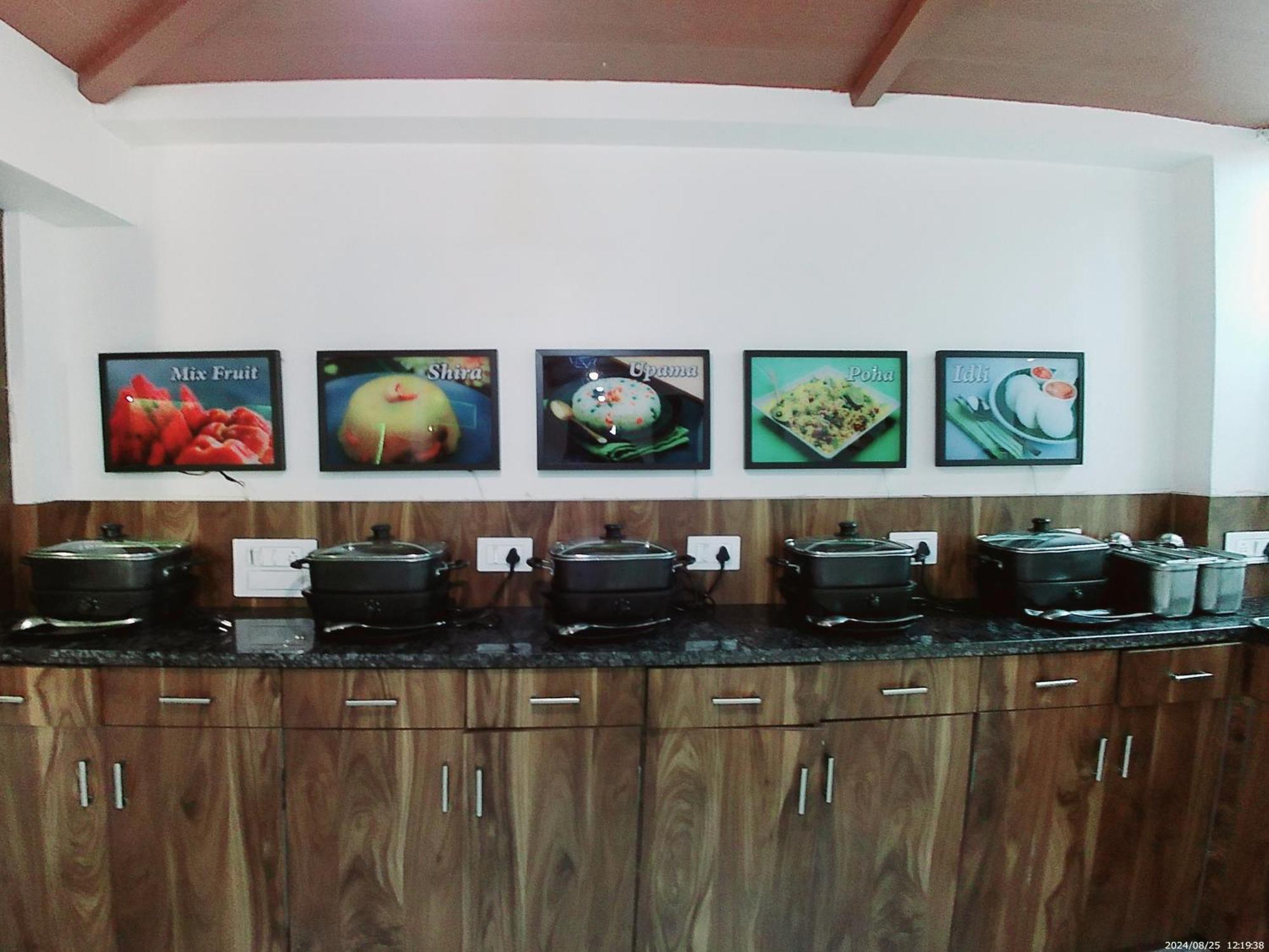 Hotel Sai Pratik, Newly Built Up, Complimentary Shuttle To The Temple Shirdi Extérieur photo