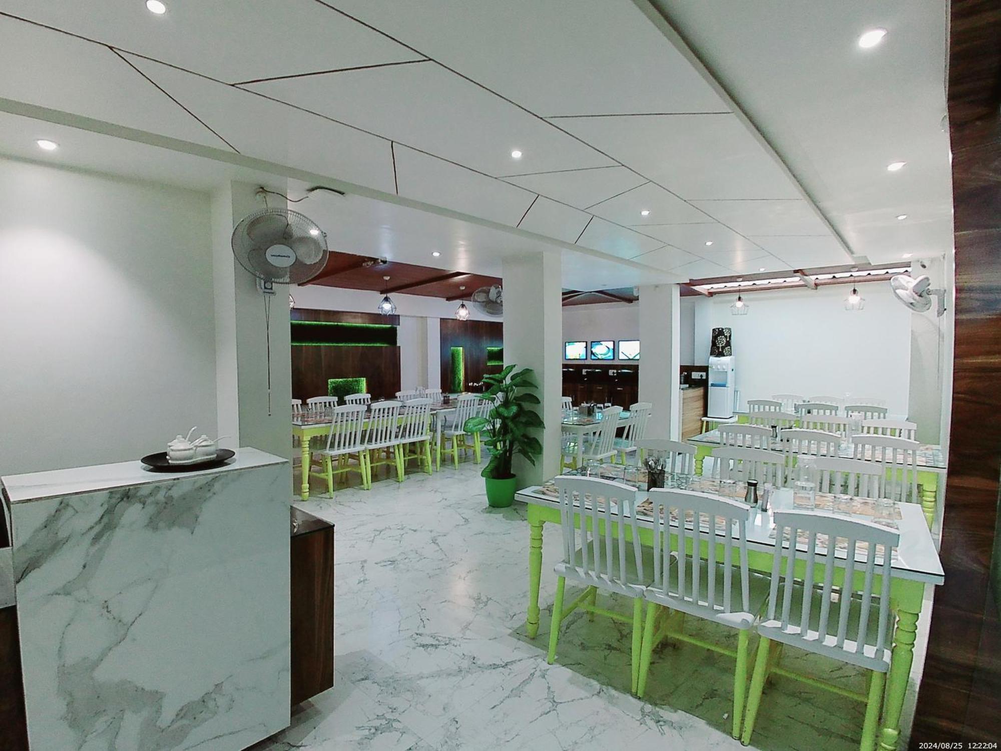 Hotel Sai Pratik, Newly Built Up, Complimentary Shuttle To The Temple Shirdi Extérieur photo